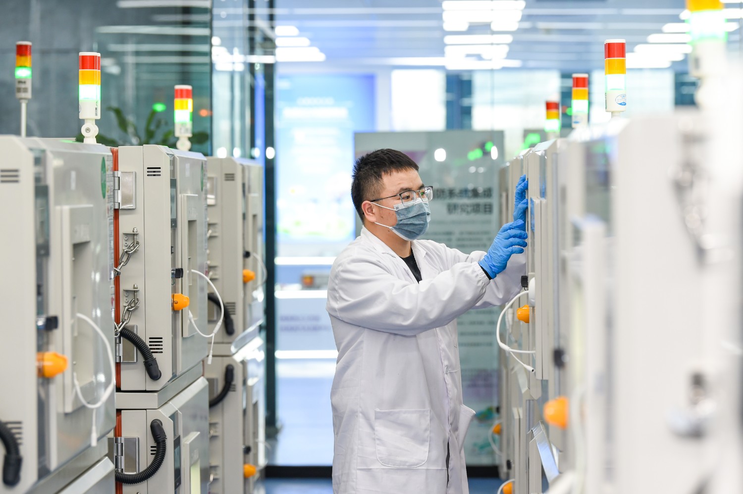 精品久久久久久无码人妻